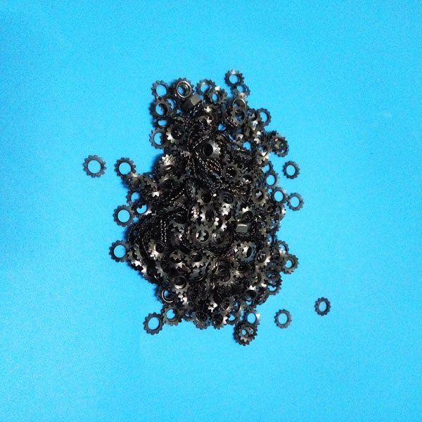 304不銹鋼齒輪鈍化處理過72小時(shí)鹽霧測(cè)試時(shí)間